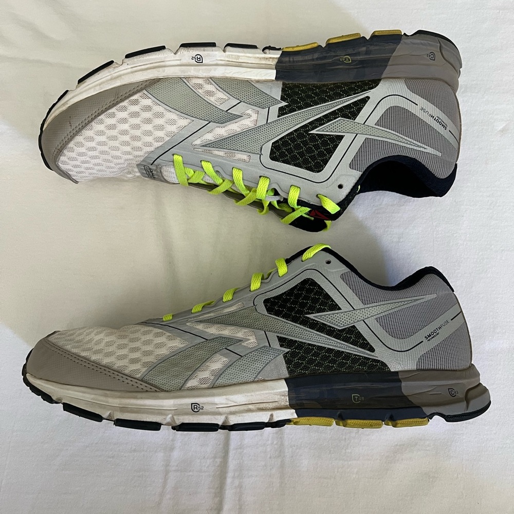 Reebok Men’s One Cushion Steelnavygryyello size 10.5